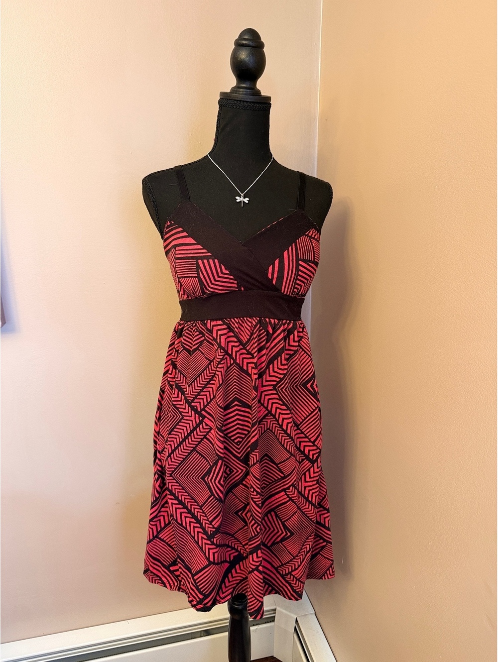 Alison Brittney Women's Red and Black Scene Dress Medium